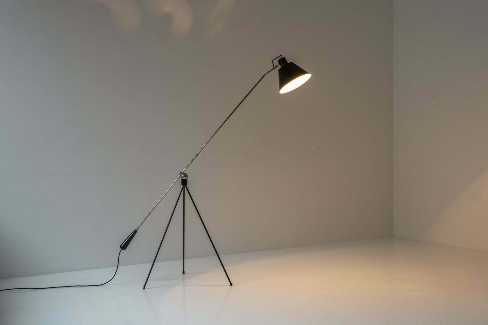 4000.0 ‘Magneto’ Floor Lamp By H. Fillekes For Artiforte, The Netherlands, 1954 photo