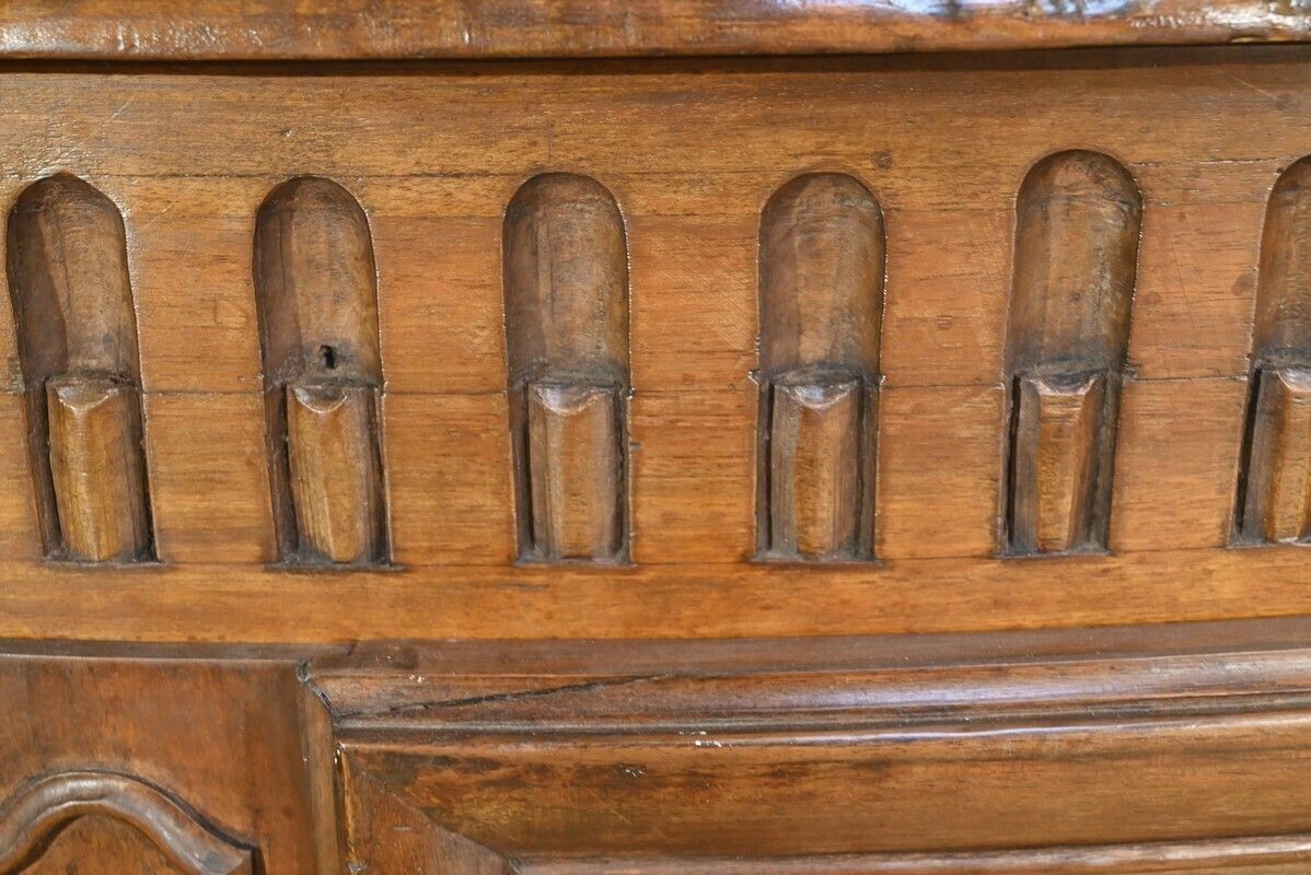 Furniture Pair Of Important Walnut Property Corners, Regency Style – 18th Century photo