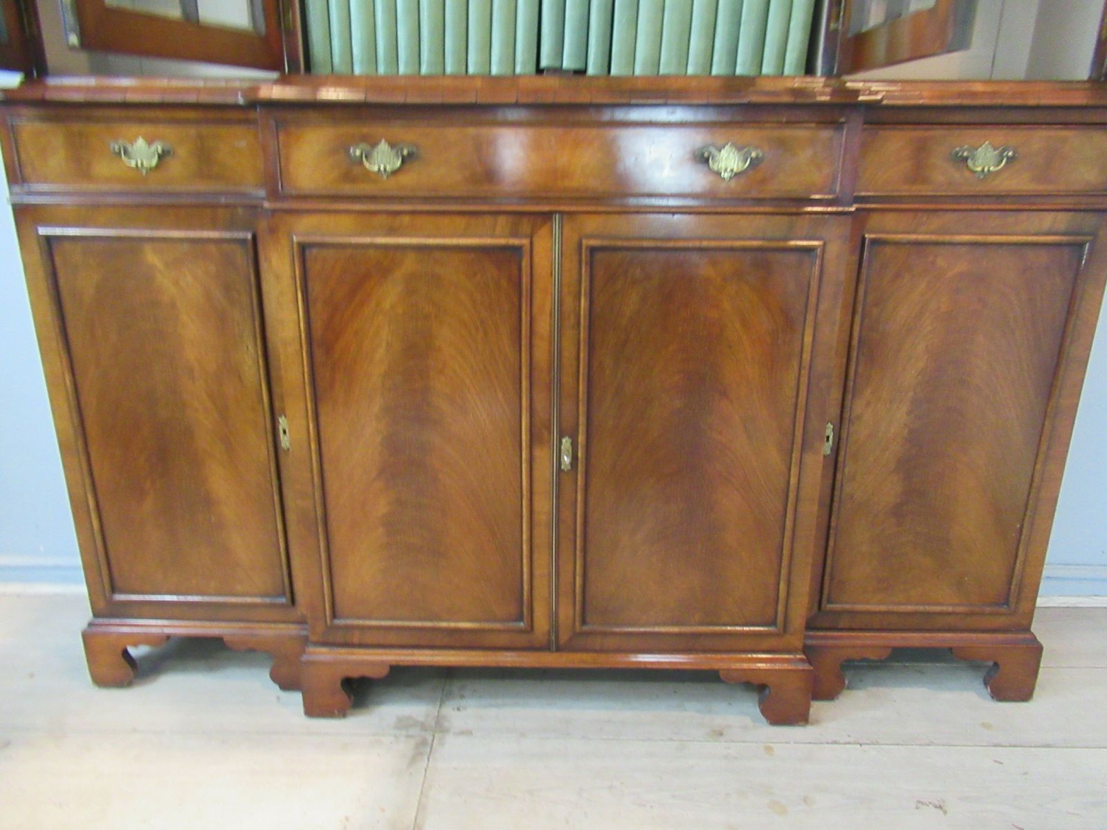 Georgian Style Walnut  Bookcase photo vinterior