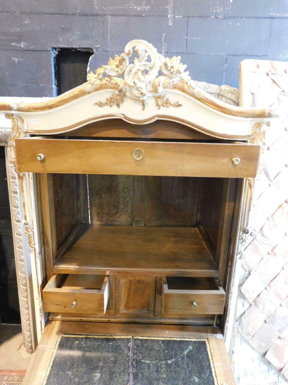 photo furniture Sideboard With Flap In Lacquered Wood And Golden Friezes, France