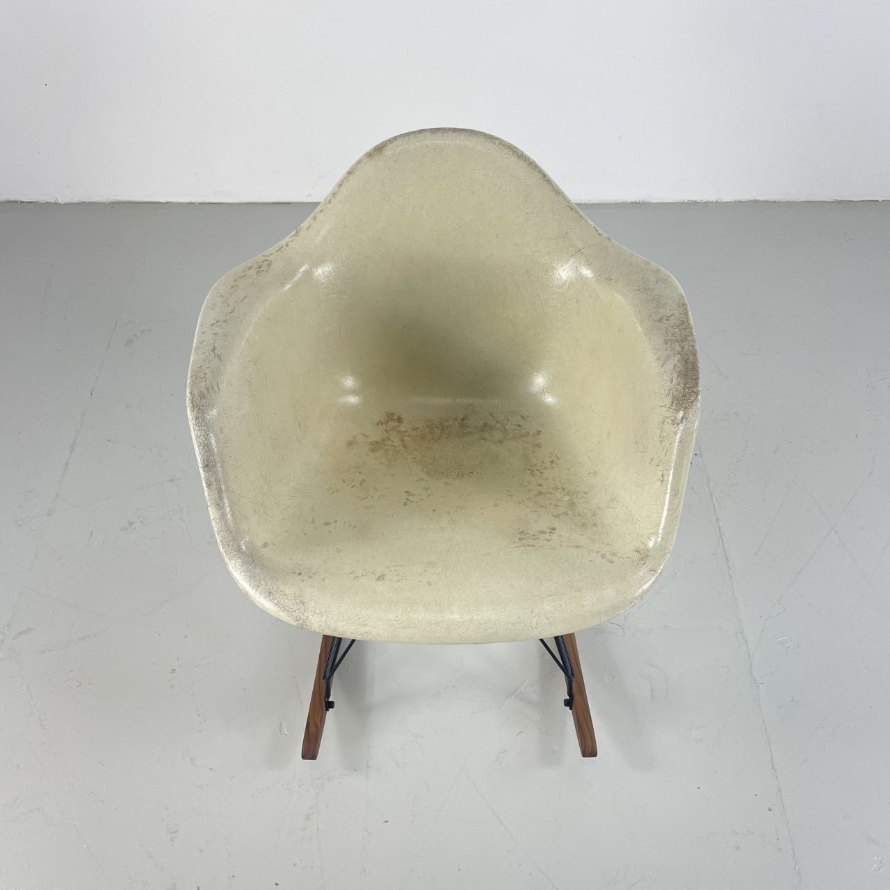Eames Herman Miller 1950s Rar Rocking Chair In Parchment photo for sale