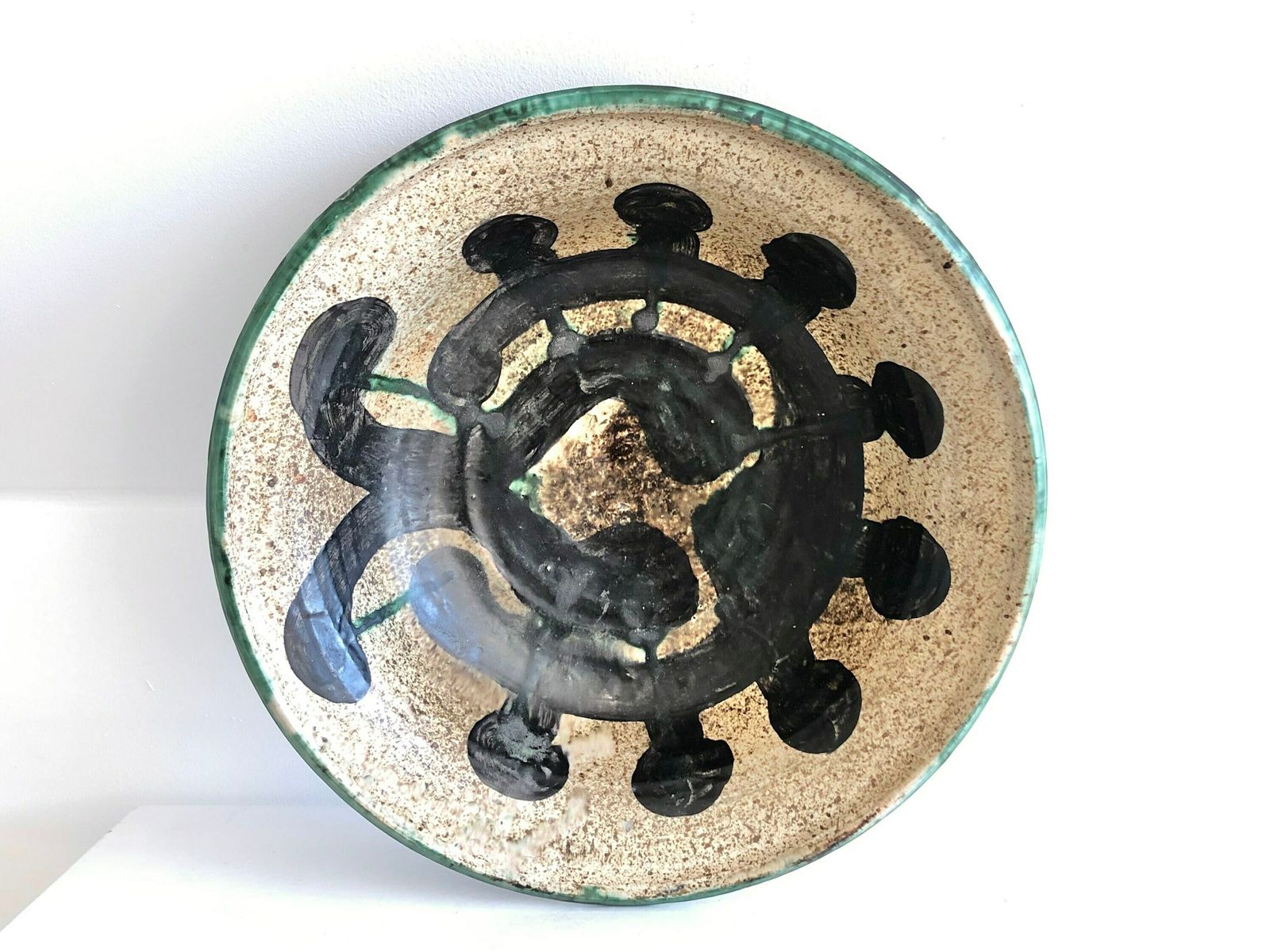 Danish Mid Century Large Fine Art Ceramic Bowl In Beautiful Glaze With Green Edge And Black Decoration   Made By Peter Lange, Lange Keramik