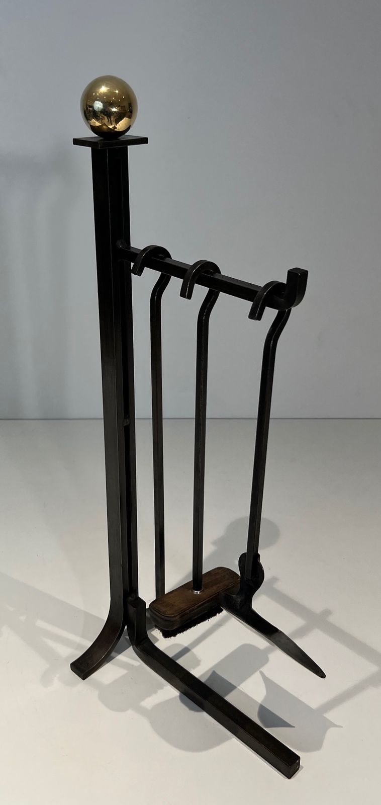 photo vinterior Modernist Fire Kit In Steel And Brass In The Taste Of Jacques Adnet