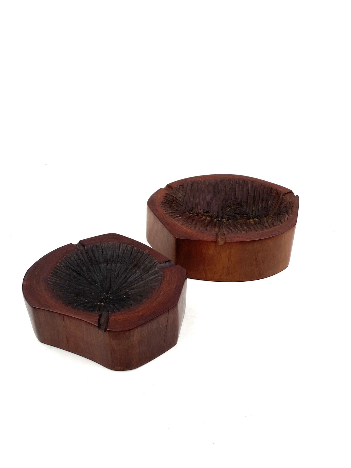 photo vintage Organic Modern Set Of 2 Wood Ashtrays, France 1970s