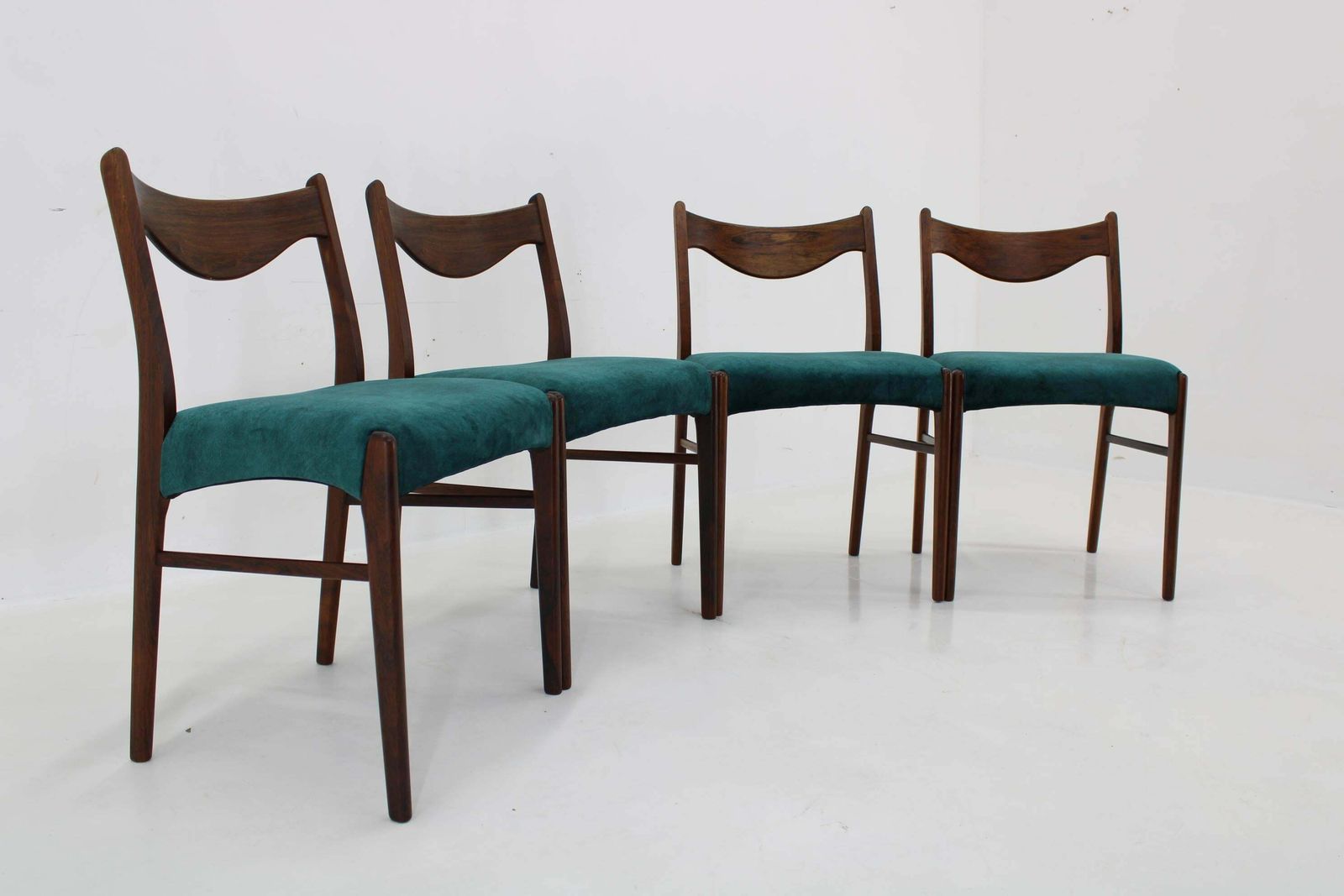 1960s Wahl Iversen Set Of Four Dining Chairs For Glyngøre Stolefabrik Denmark photo for sale