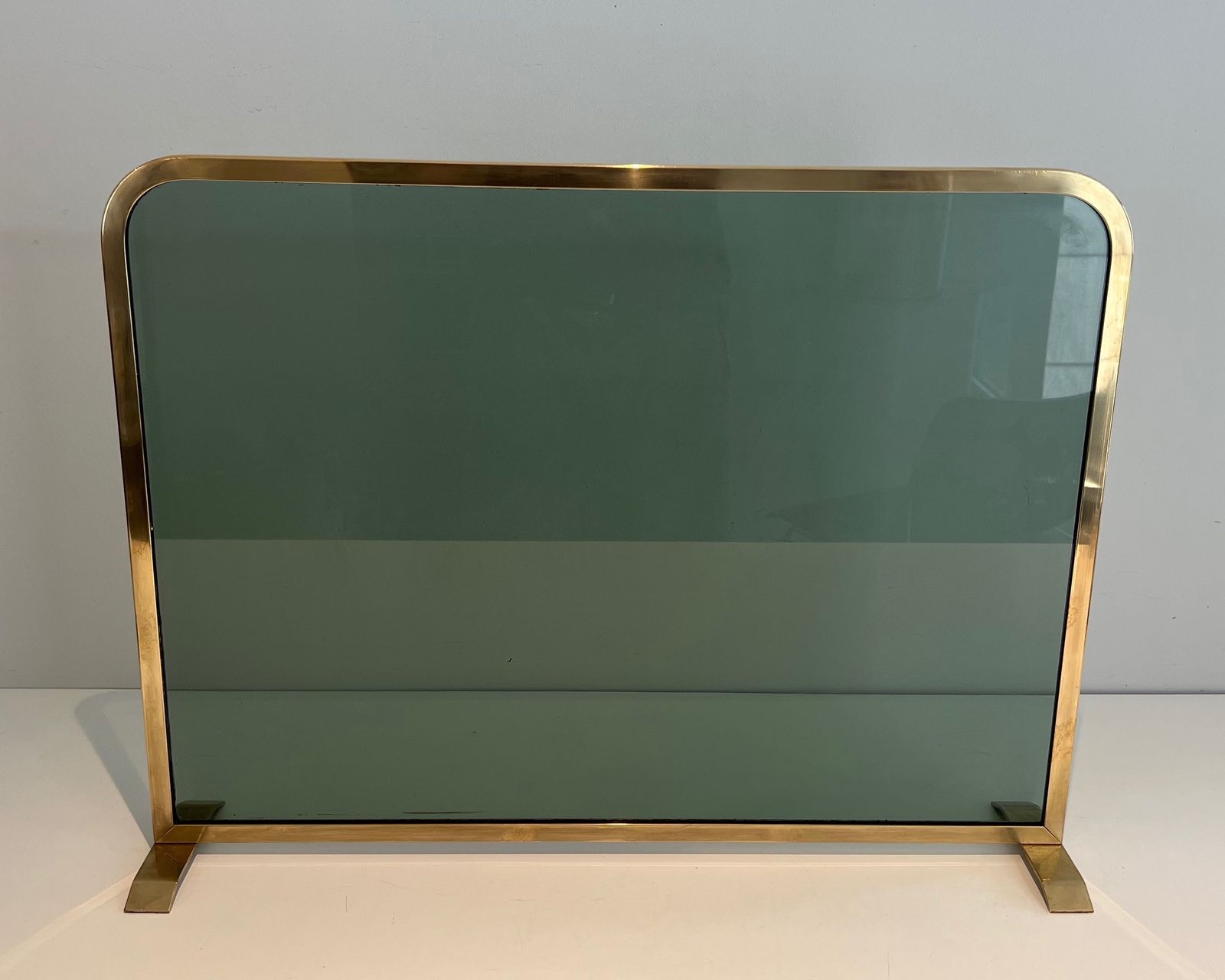 Glass Few Fringes Surrounded By A Lison Frame