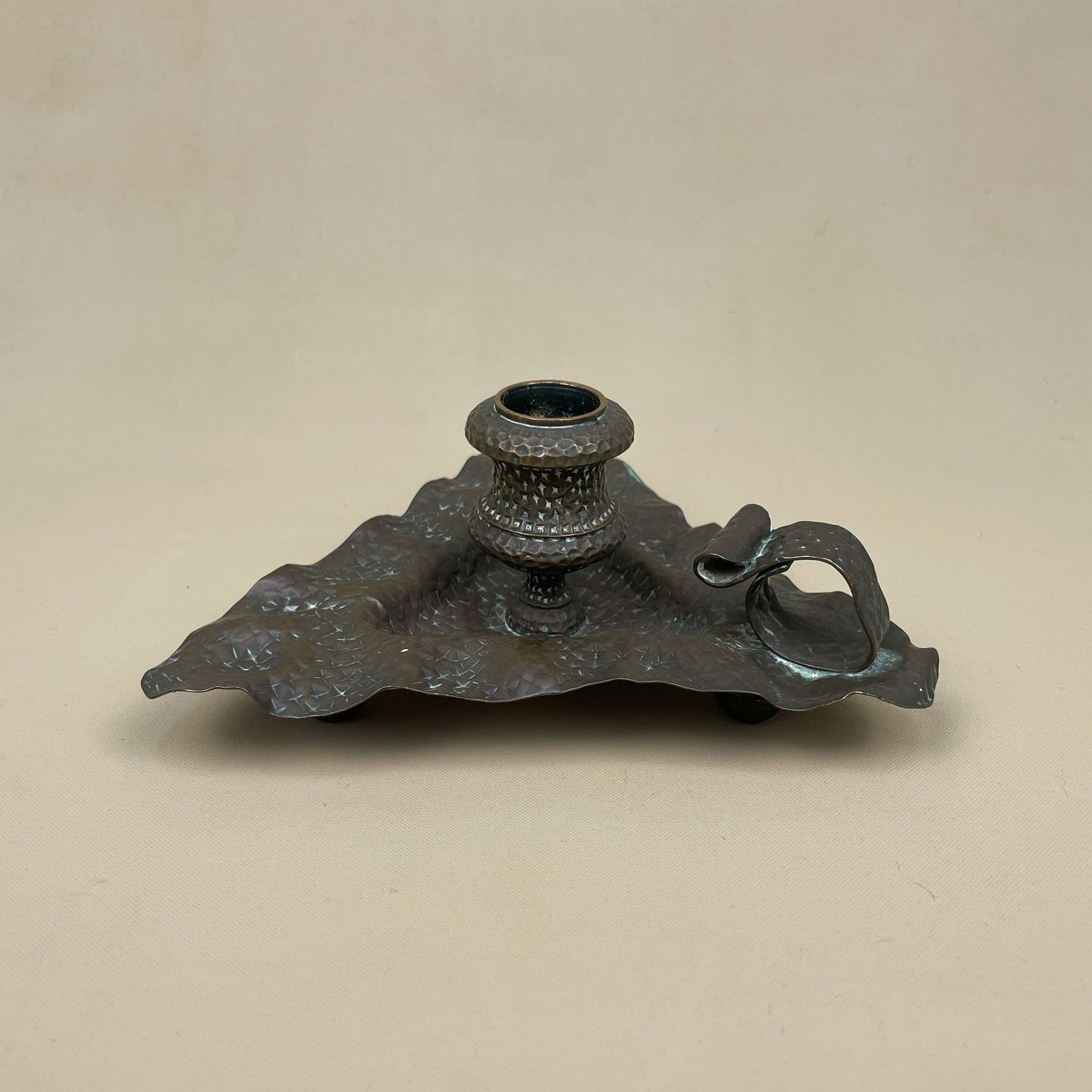 Antique Copper Metal Candlestick Chamber Candle Stick Handle Ornate Patterned Base Vintage Triangle Handle Arts And Crafts Taper Dinner photo furniture