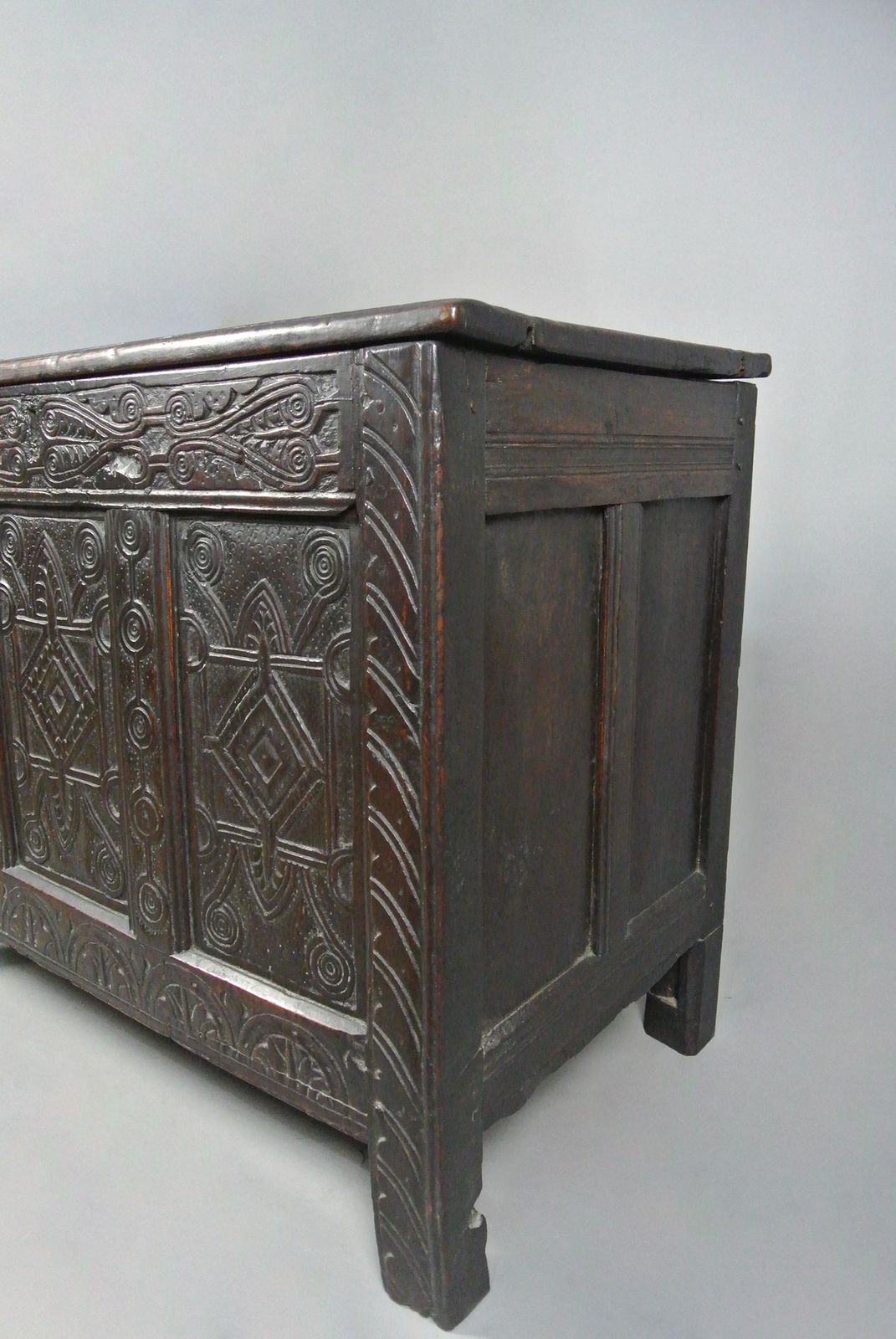 A Very Good Early English Oak Coffer C. 1600 photo buy