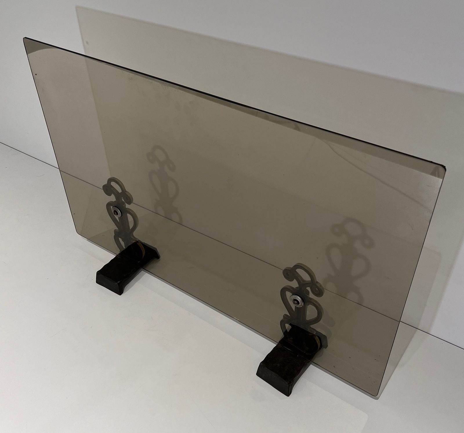 photo vinterior Modernist Fire Screen In Smoked Glass And Bronze