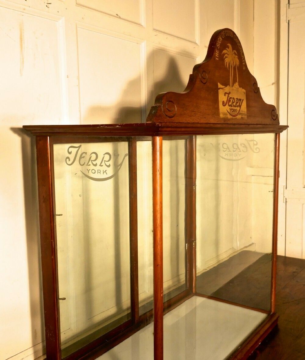 Terry’s Of York Chocolate Confectionary Display Cabinet photo 2100.0