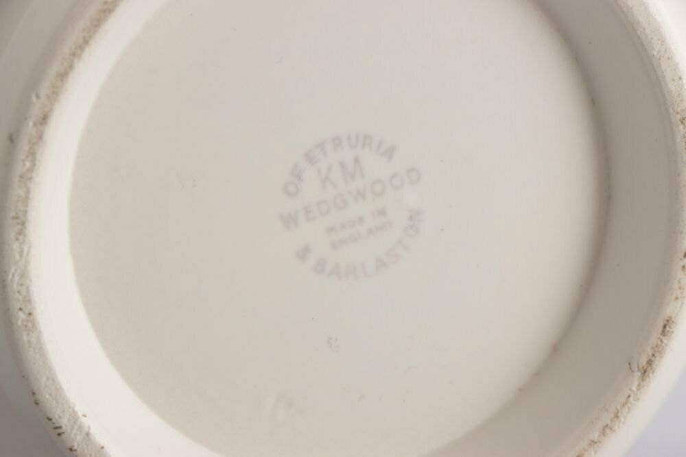 Art Deco Keith Murray For Wedgwood ''Moonstone'' Small Bomb Vase C.1930 photo vinterior