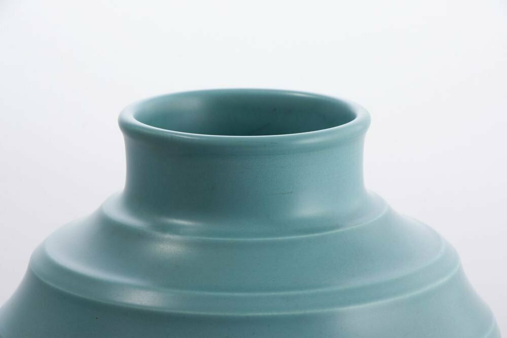 Art Deco Keith Murray For Wedgwood Matt Blue Glazed Small Bomb Vase C.1930 photo for sale
