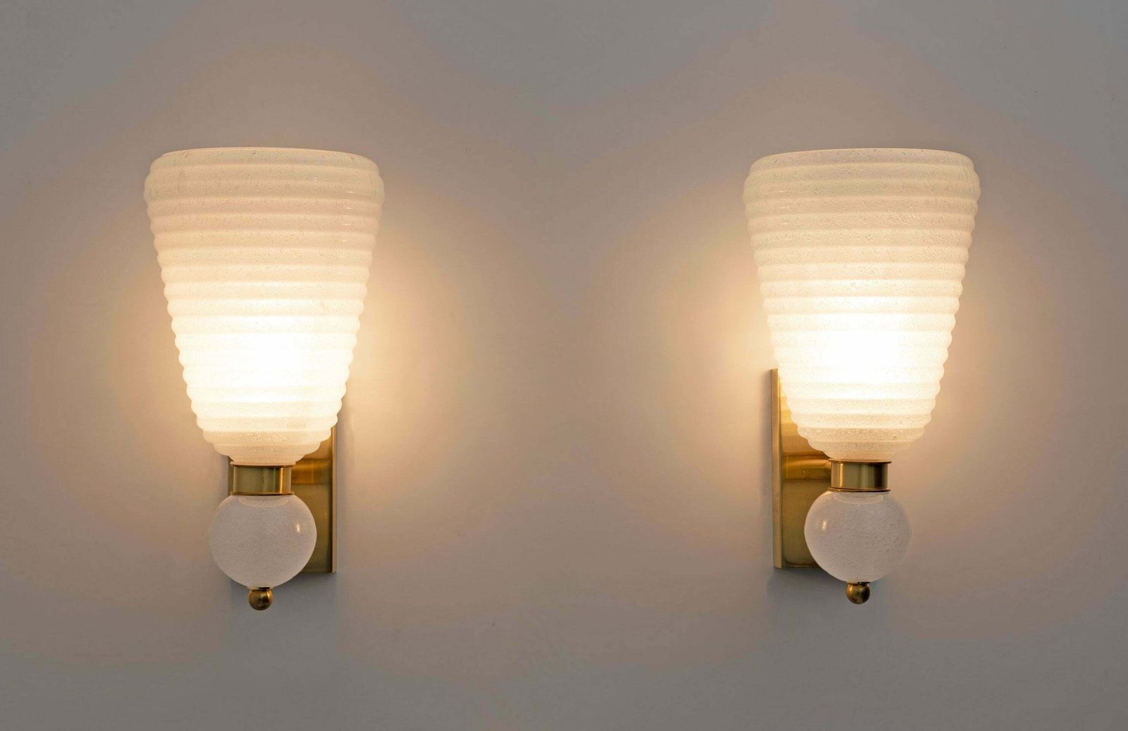 Pair Of Mid Century Modern Brass And "Pulegoso" Murano Glass Sconces photo Lighting