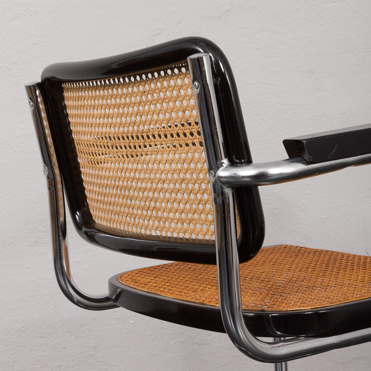 photo vintage Marcel Breuer Italian Cesca Chair With Armrests By Knoll, 1960 70s
