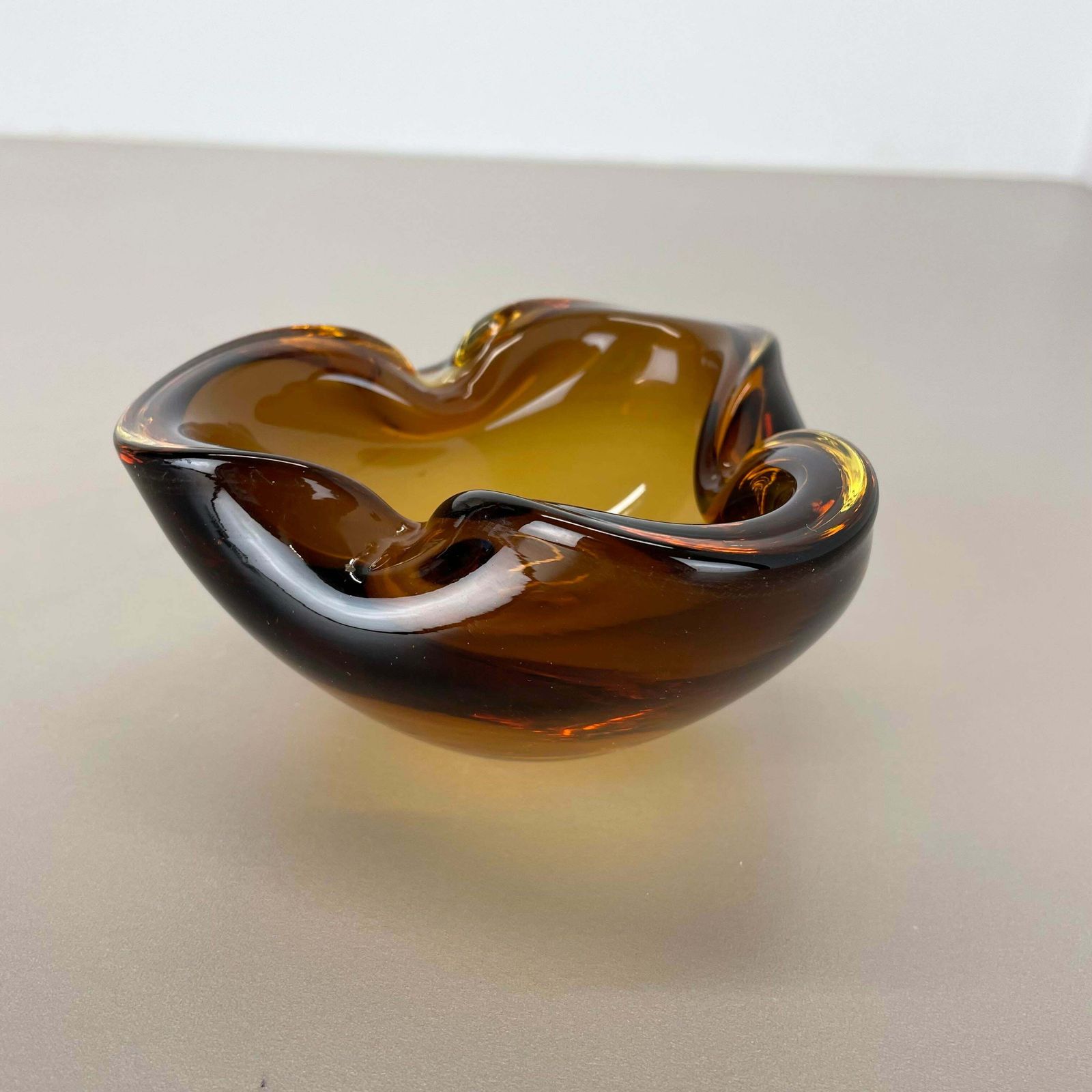 Large Murano Glass "Yellow" Bowl Element Shell Ashtray Murano, Italy, 1970 photo 514.0