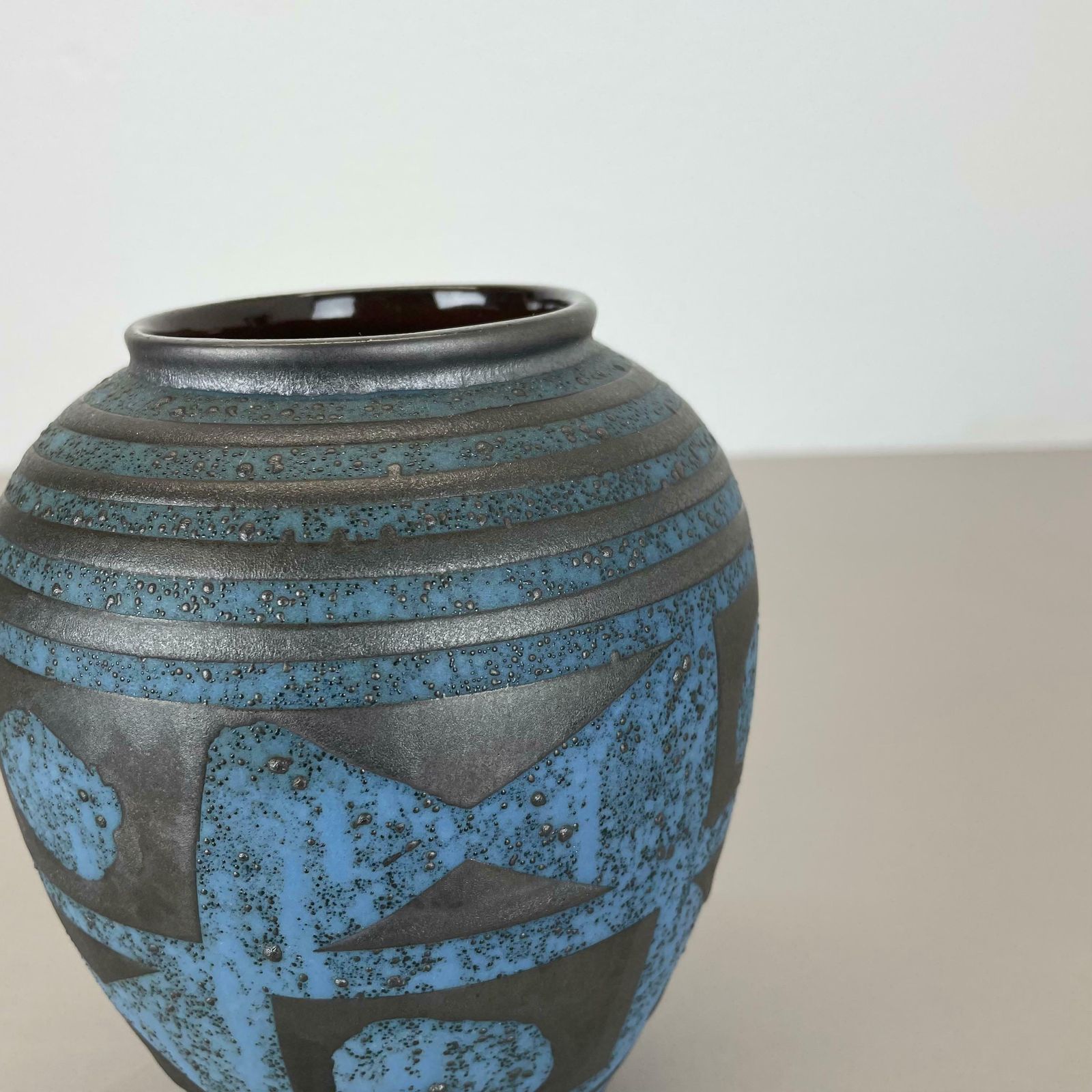 Fat Lava Ceramic "Ankara" Vase By Heinz Siery Carstens Tönnieshof, Germany 1960s photo vinterior