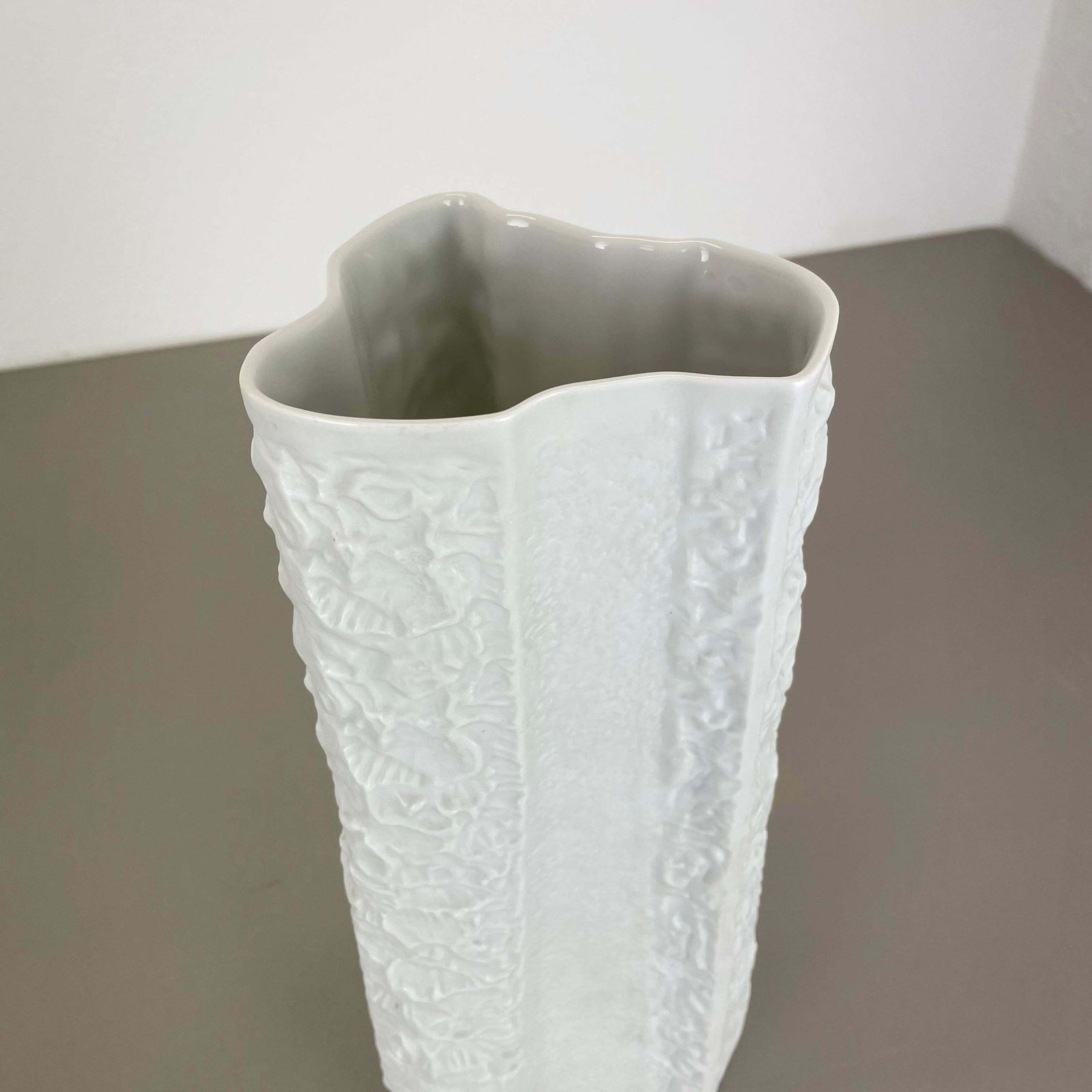 Home Decor Large 31cm Op Art Vase Vase Heinrich Fuchs For Hutschenreuther, Germany, 1970s photo
