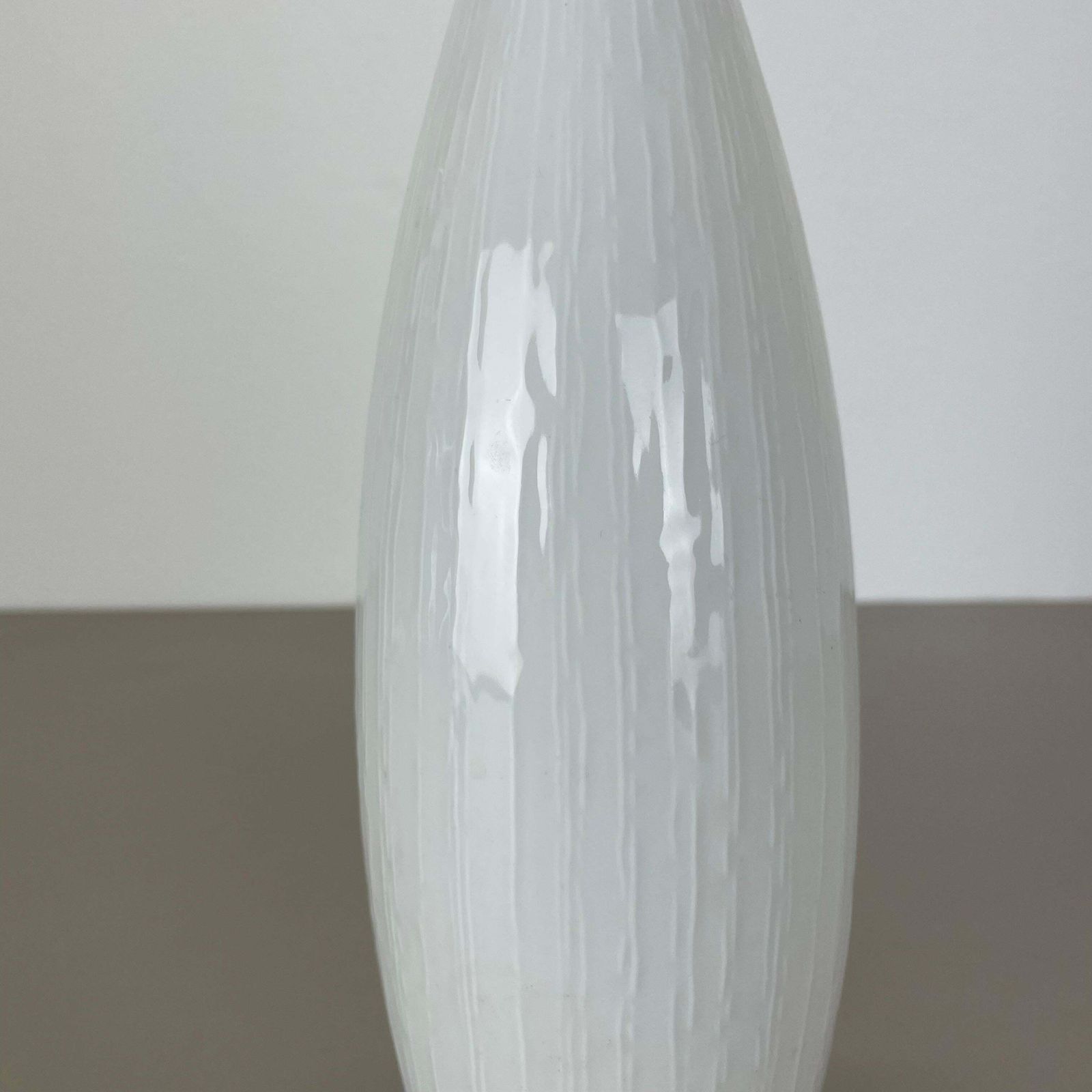 428.0 Large 37cm Op Art Vase Vase Heinrich Fuchs For Hutschenreuther, Germany, 1970s photo