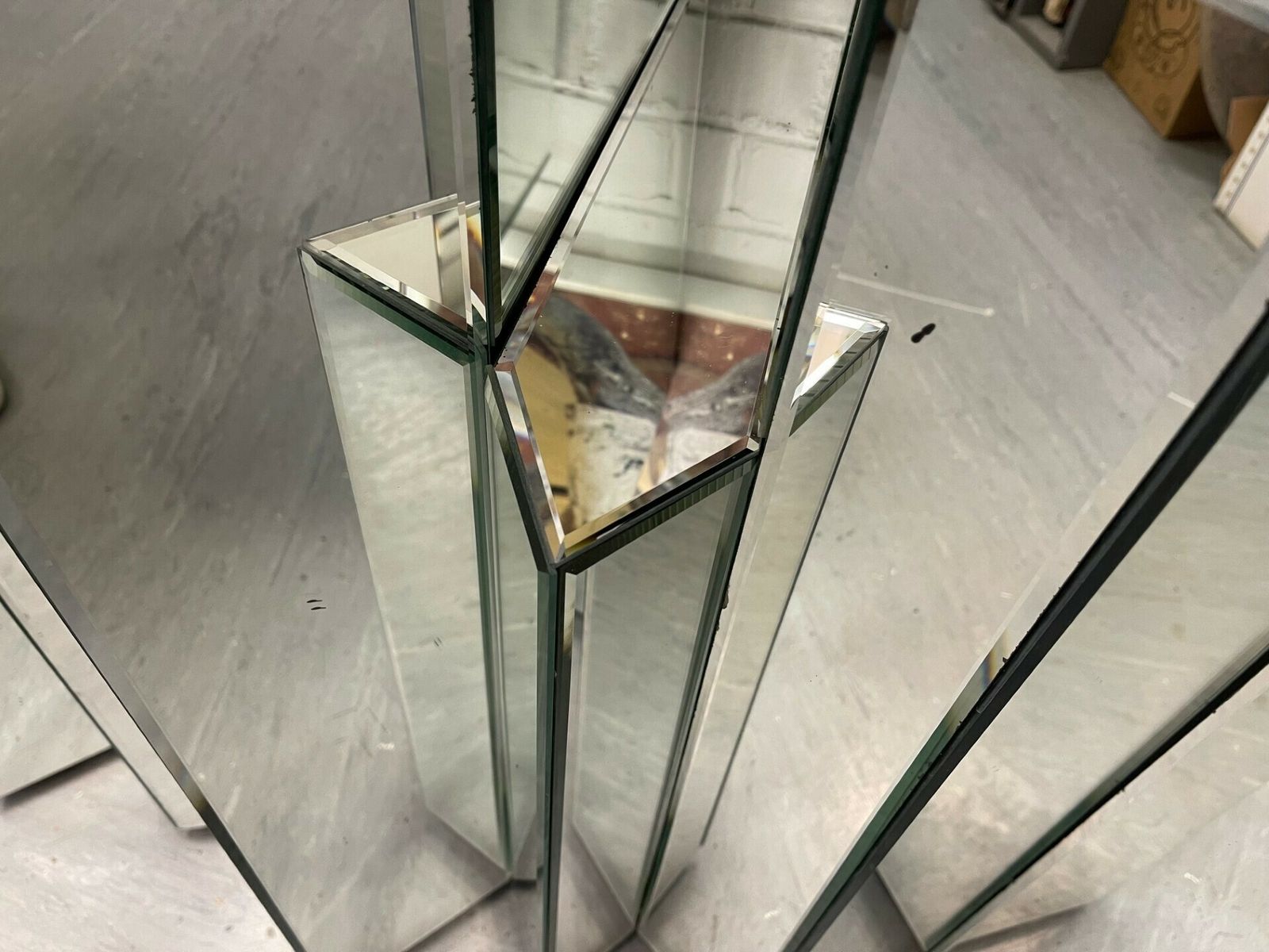 Mirrored Geometric Table photo vinterior