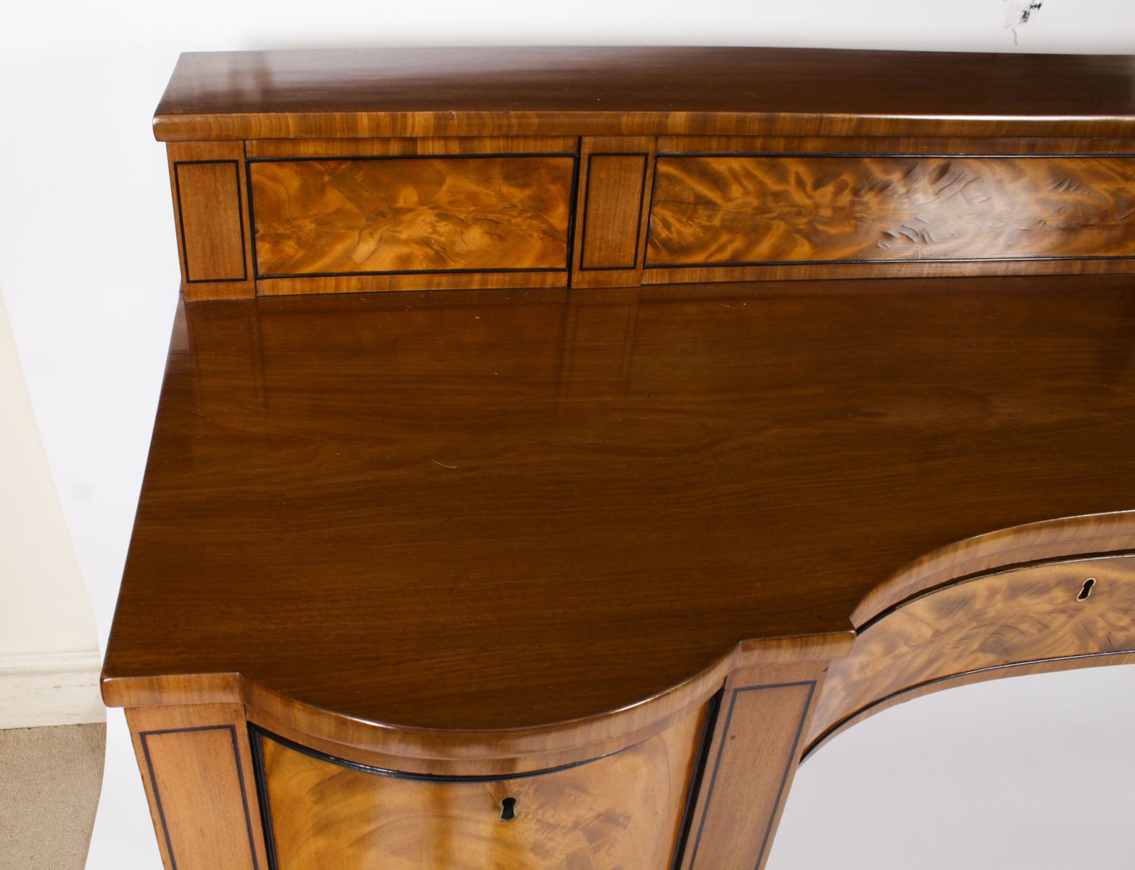 Antique George III Scottish Flame Mahogany Sideboard 19th Century photo 3250.0