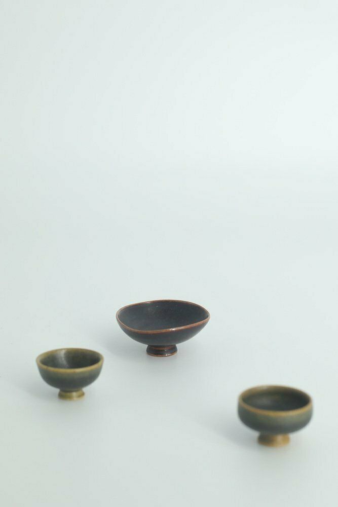 Small Mid Century Scandinavian Modern Collectible Brown Stoneware Bowls By John Andersson For Höganäs Ceramics, 1950s, Set Of 3 photo for sale