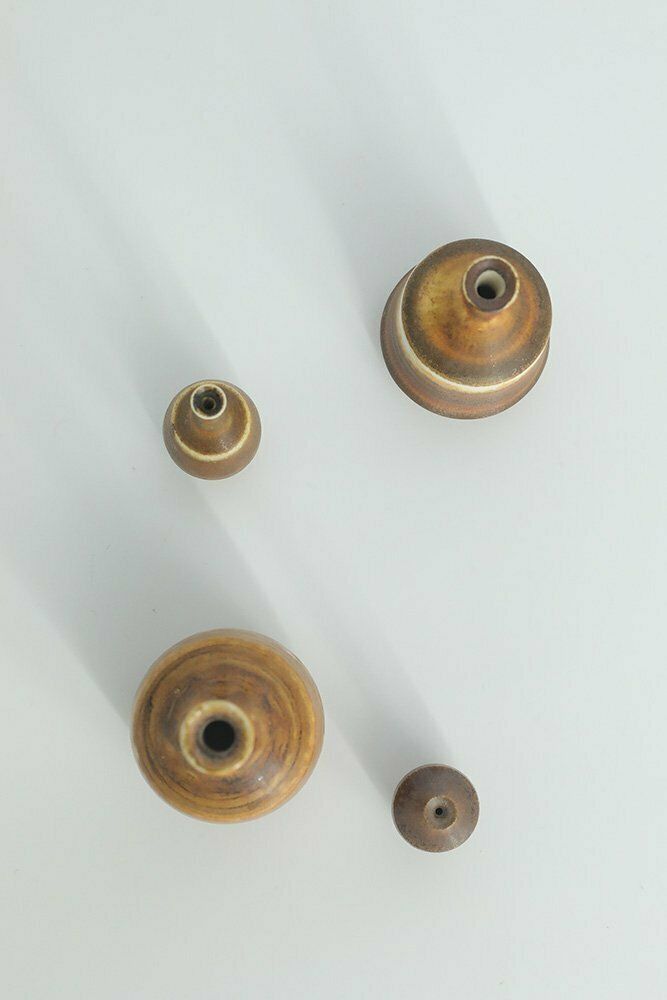 Small Mid Century Scandinavian Modern Collectible Honey Brown Stoneware Vases By Gunnar Borg For Höganäs Ceramics, 1960s, Set Of 4 photo 574.0