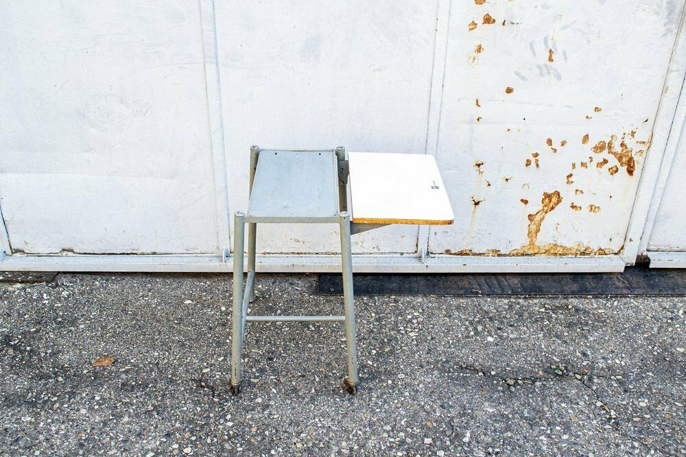 Vintage Italiaans Bureau, Jaren 1960 photo Meubels