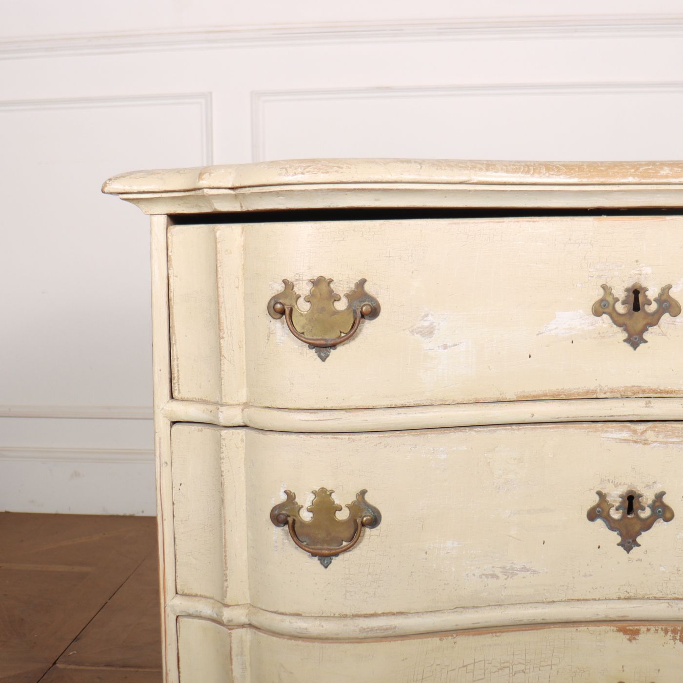 Commodes & Chest Of Drawers  » 18th Century Original Painted Commode photo furniture