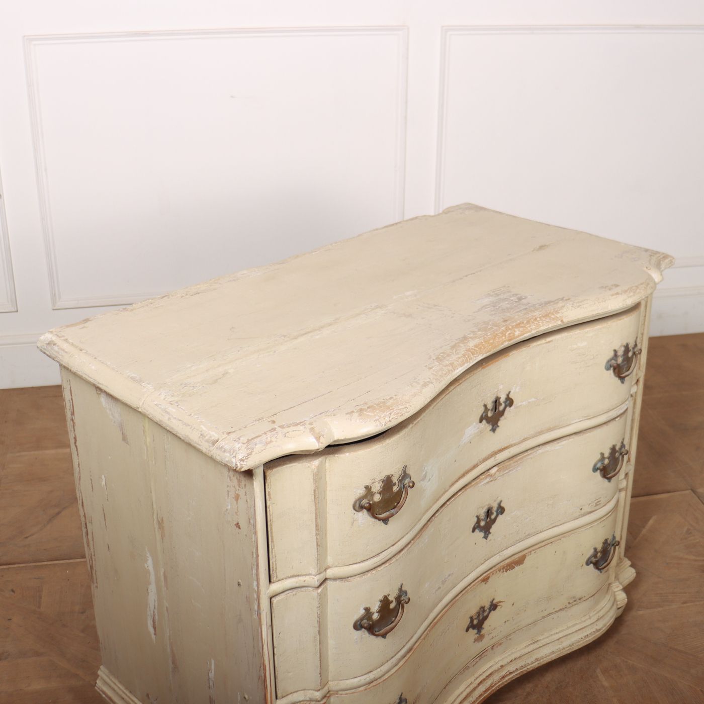 Commodes & Chest Of Drawers  » 18th Century Original Painted Commode photo buy