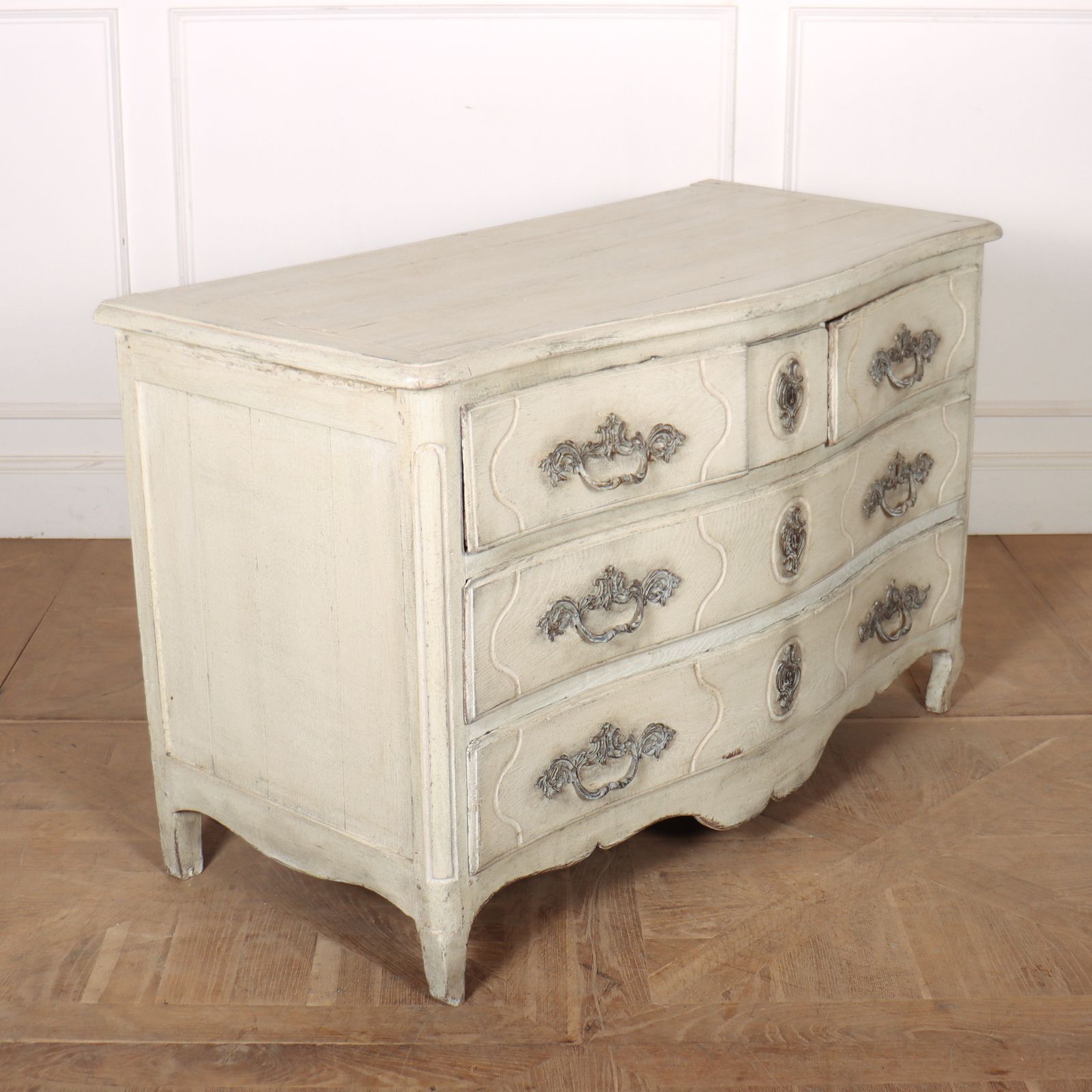 18th C French Painted Serpentine Commode. 1780. photo buy
