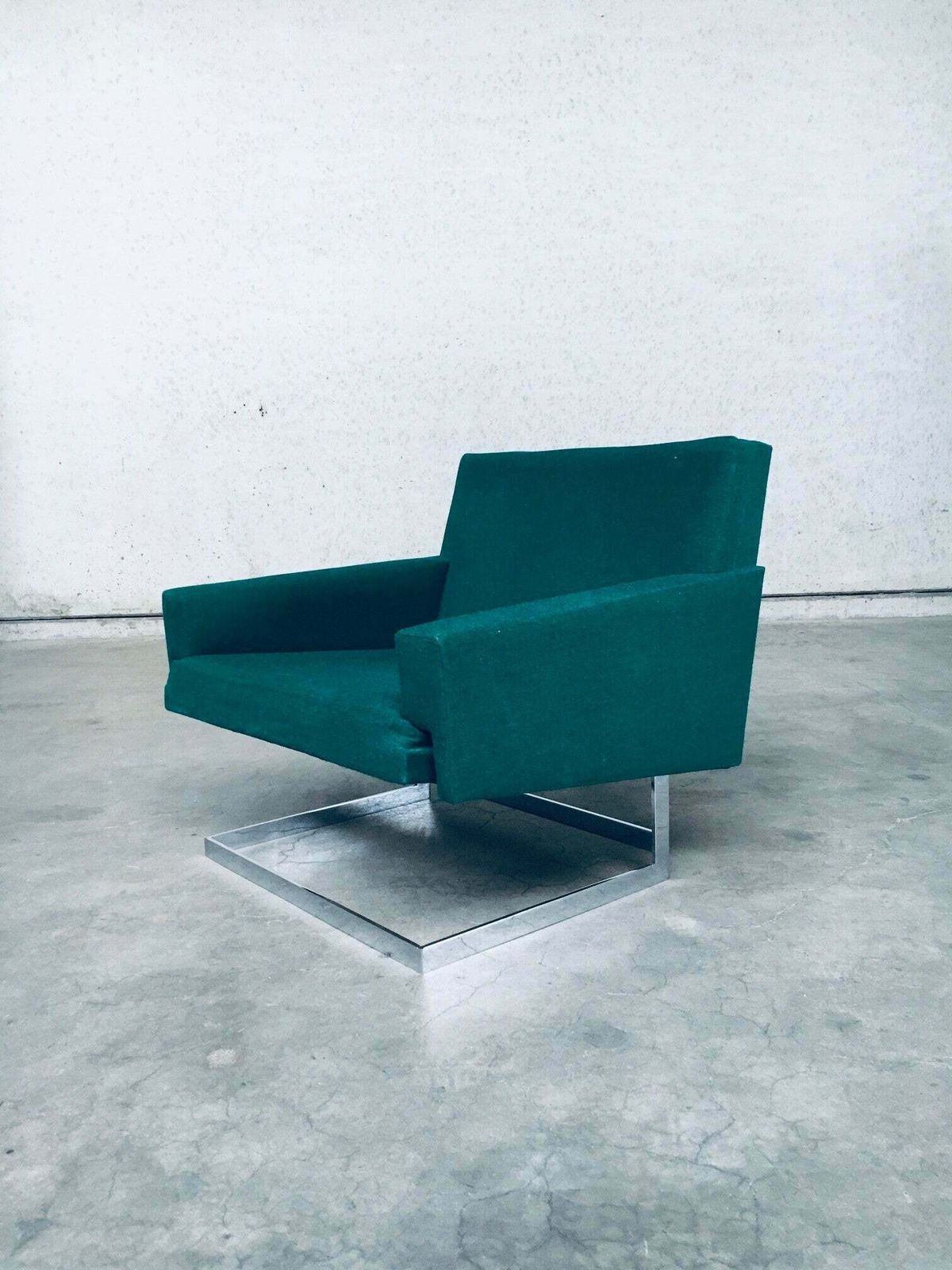Mid Century Modern Belgisch Design Zweefstoel, Jaren 1960 photo Meubels