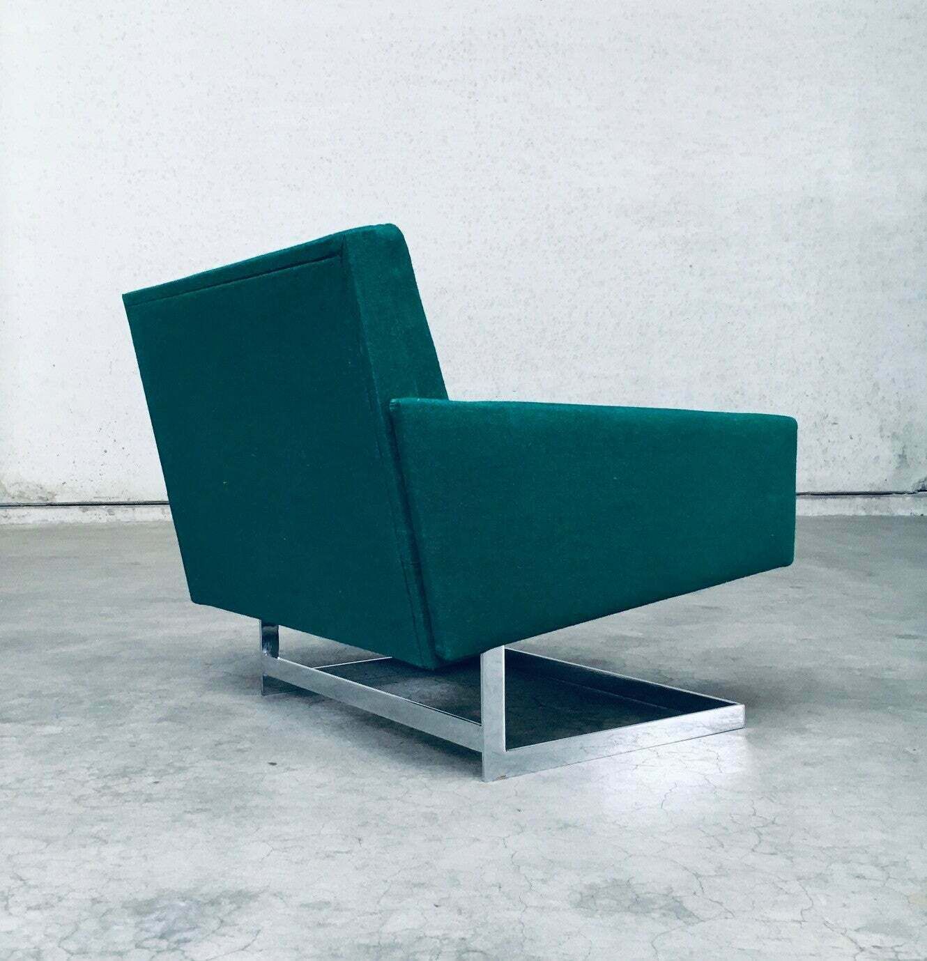 photo for sale Mid Century Modern Belgisch Design Zweefstoel, Jaren 1960