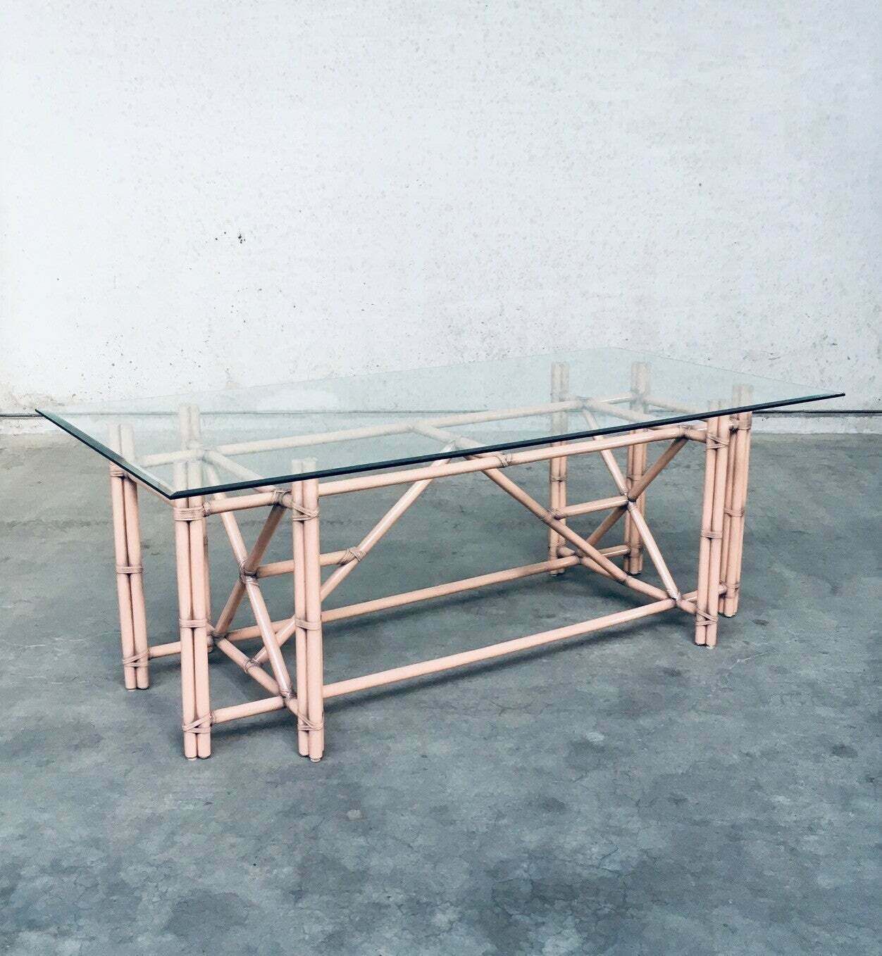 Monumentale Eettafel Met Nep Bamboe En Glazen Blad, In De Stijl Van Mcguire photo furniture
