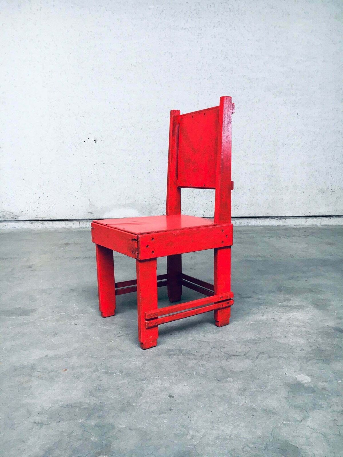 De Stijl Beweging Ontwerp Rode Stoel, Toegeschreven Aan Jan Wils, Jaren 1920, Nederland photo vinterior