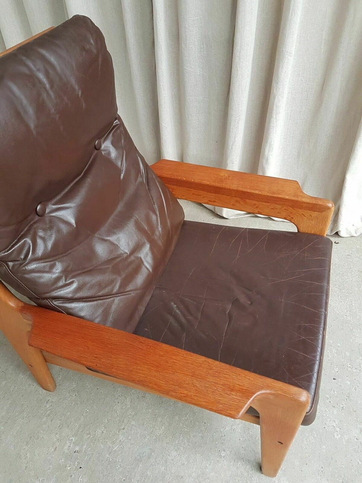 photo vinterior Vtg Mid Century Danish Oak Leather Lounge Arm Chair By Komfort Scandi