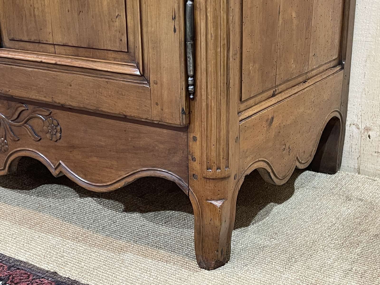 photo vintage Louis XV Buffet In Cherry And Oak, Early 19th Century