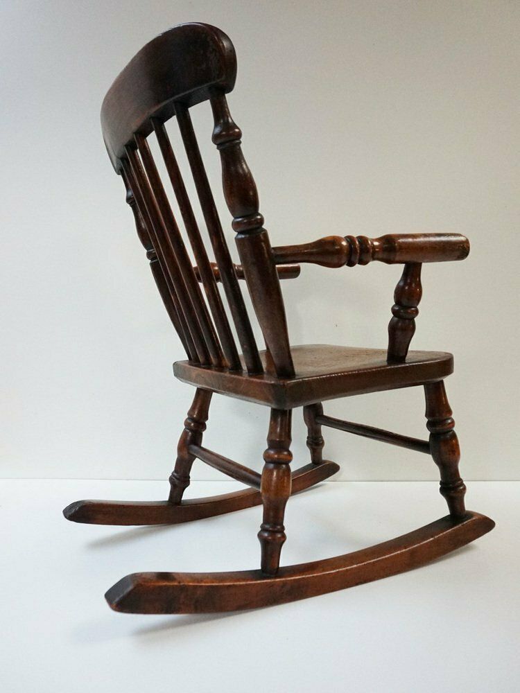 photo vintage Antique Windsor Children's Rocking Chair, 1850