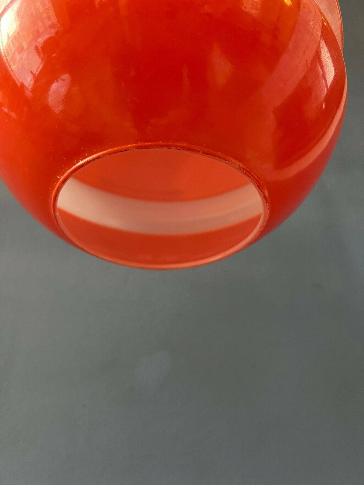 photo for sale Oranje En Witte Mid Century Glazen Hanglamp Van Peill & Putzler