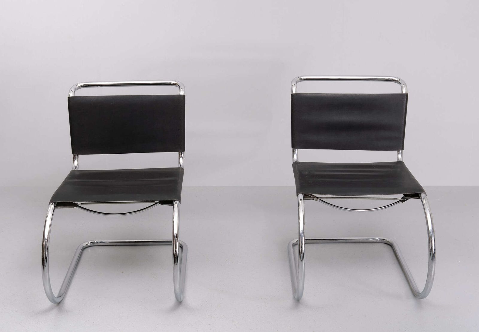 Early Set Ludwig Mies Van Der Rohe Mr10 Cantilever Chairs photo Furniture