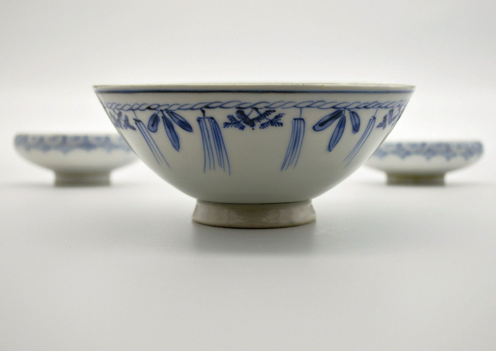photo furniture 4 Pieces, Japanese Pottery | Antique Imari Bowl | Blue And White China