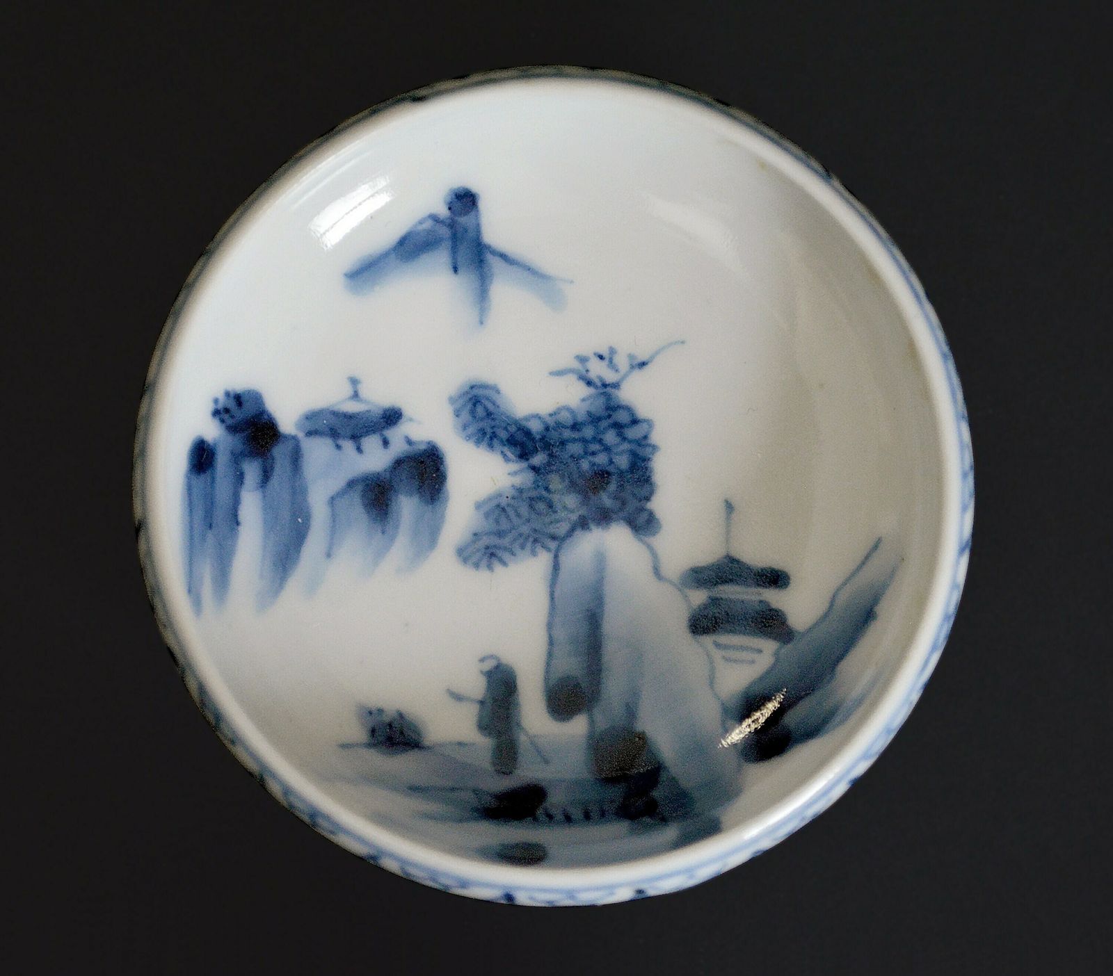 photo furniture Antique Japanese Imari Porcelain Bowl With Lid + 2 Small Meiji Blue & White Side Plates