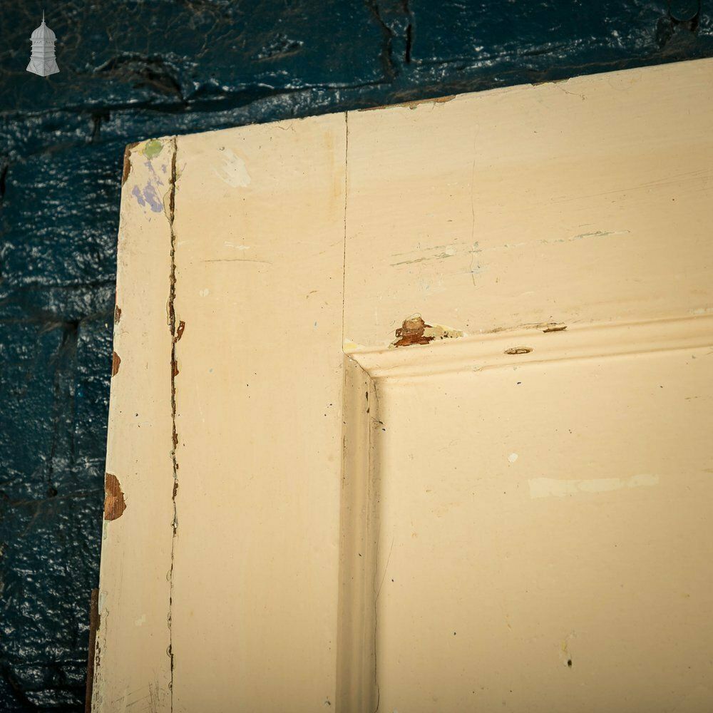 photo vintage Pine Panelled Door, Moulded 4 Panel, Blue Distressed Paint Finish