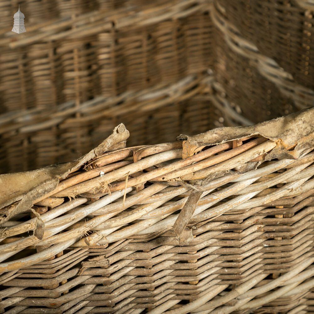 photo vintage Gpo Post Basket, Large 19th C Post Office Wicker Storage Basket