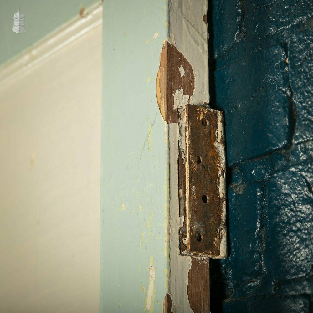 photo vinterior Pine Panelled Door, Green Painted, 1 Over 3 Panel 1930’s Style Door