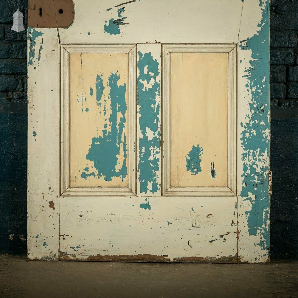 330.0 Half Glazed Gunstock Door, Moulded 3 Panel Pine With ‘Arctic Style’ Textured Glass photo