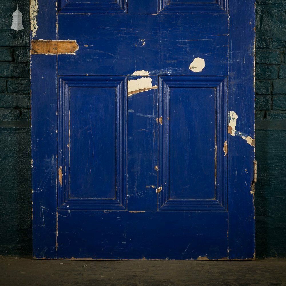 photo vinterior Pine Panelled Door, 4 Panel Blue Painted Front Door