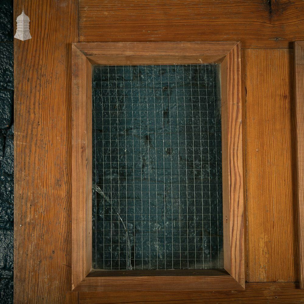 photo vinterior Glazed Pine Door, Pitch Pine, 6 Panels, 2 With Wired Glass