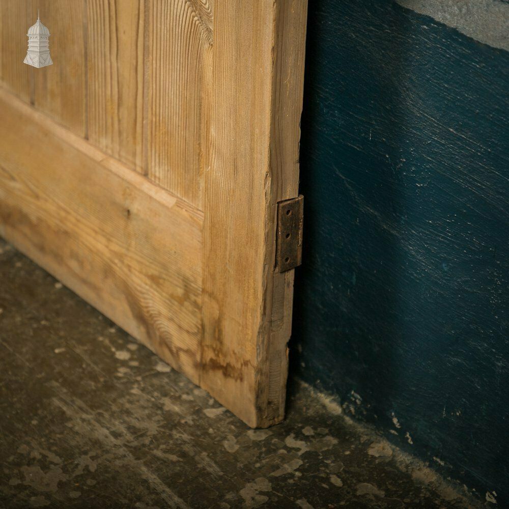 Pine Paneled Door, 2 Panel Door With Mouled Corners photo vinterior