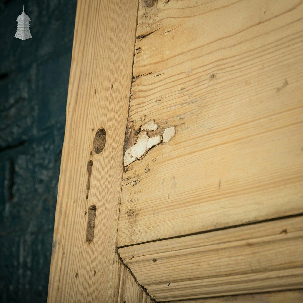 photo vinterior Internal Paneled Door, Pine Unglazed