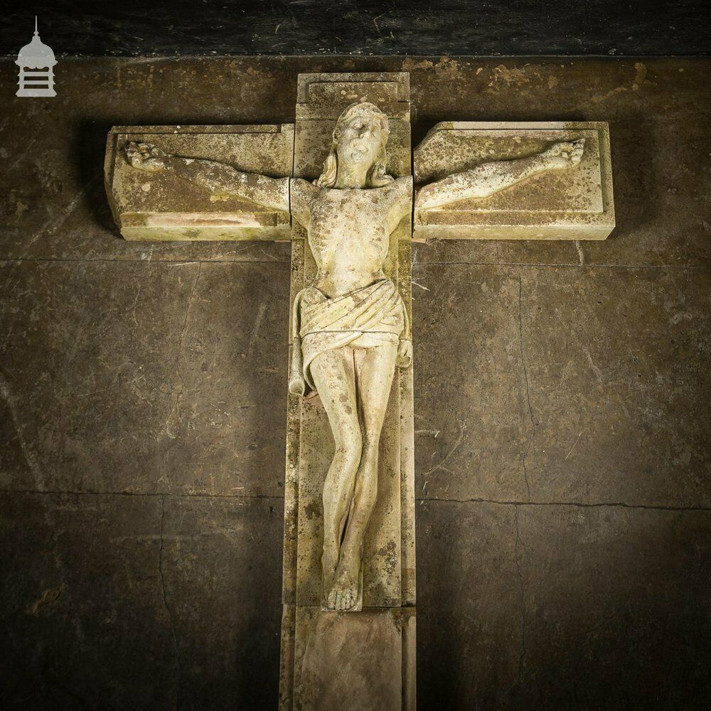 photo vintage A Life Sized Jesus On The Cross On A Huge 14ft X 6ft Crucifix Carved In Stone